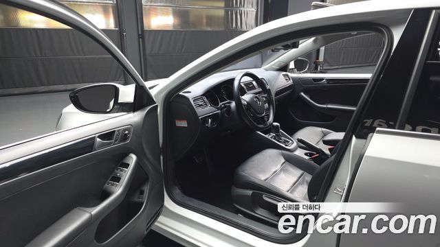 Volkswagen Jetta 2.0 TDI BlueMotion Premium 6th 2015 — фото 10