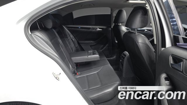 Volkswagen Jetta 2.0 TDI BlueMotion Premium 6th 2015 — фото 12