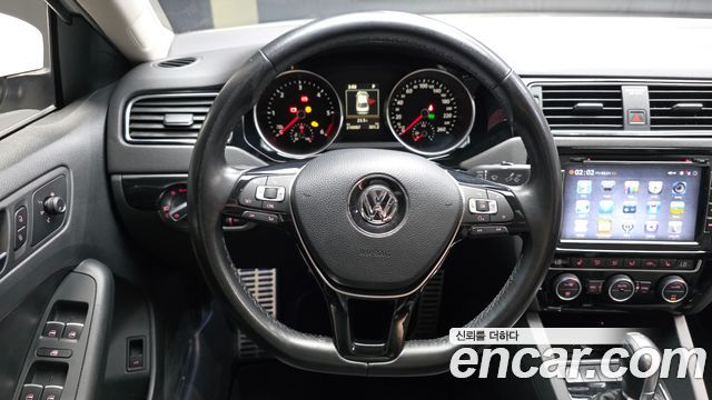 Volkswagen Jetta 2.0 TDI BlueMotion Premium 6th 2015 — фото 13