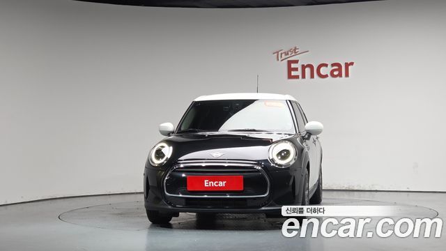 MINI Cooper 5Door Classic Third Generation 2024 — фото 3