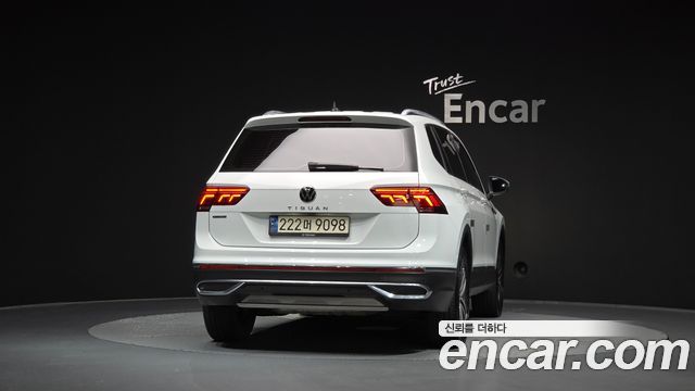 Volkswagen Tiguan Allspace 2.0 TSI Prestige 2023 — фото 4