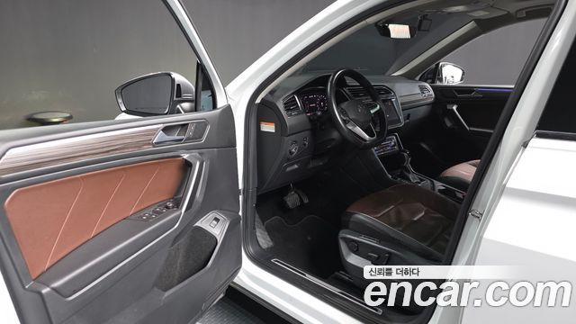 Volkswagen Tiguan Allspace 2.0 TSI Prestige 2023 — фото 10