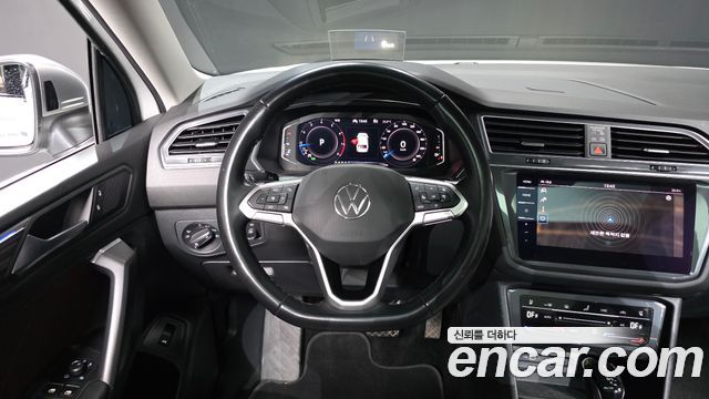 Volkswagen Tiguan Allspace 2.0 TSI Prestige 2023 — фото 13