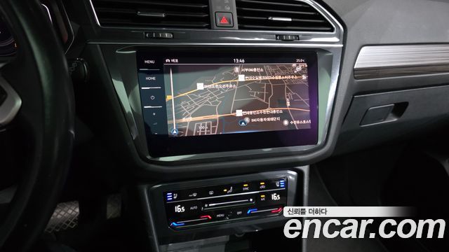 Volkswagen Tiguan Allspace 2.0 TSI Prestige 2023 — фото 14