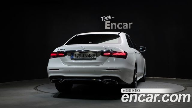 Mercedes-Benz E-Class (W213) E220d 4MATIC AMG Line 2021 — фото 4