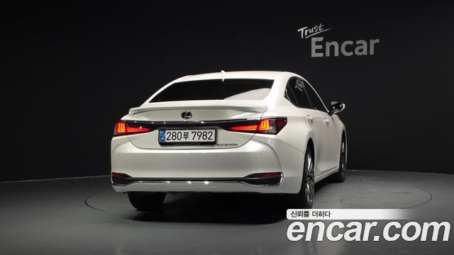 Lexus ES300h (VII) Luxury Plus 2024 — фото 4