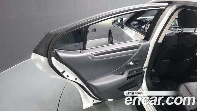 Lexus ES300h (VII) Luxury Plus 2024 — фото 25