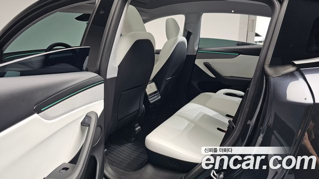 Tesla Model Y Long Range AWD 2025 — фото 16