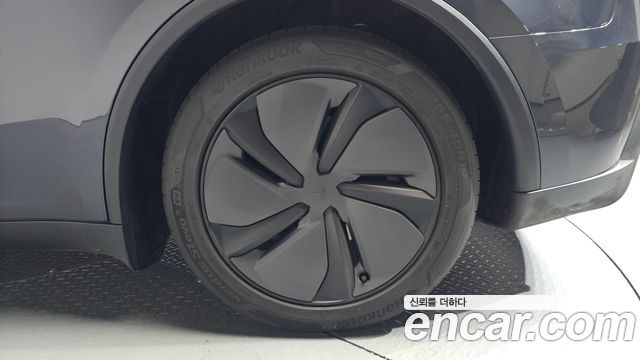 Tesla Model Y Long Range AWD 2025 — фото 27
