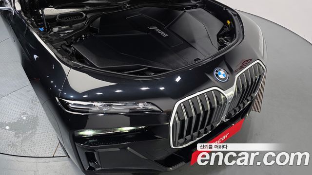 BMW i7 (G70) xDrive 60 M sport 2024 — фото 6