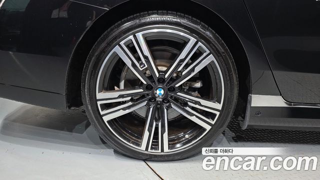 BMW i7 (G70) xDrive 60 M sport 2024 — фото 21