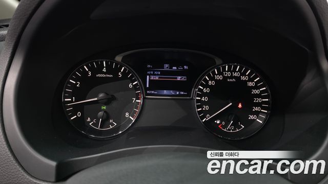 Nissan Altima 2.5 Tech L33 2017 — фото 8