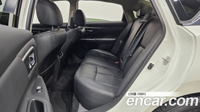 Nissan Altima 2.5 Tech L33 2017 — фото 11