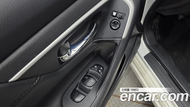 Nissan Altima 2.5 Tech L33 2017 — фото 12