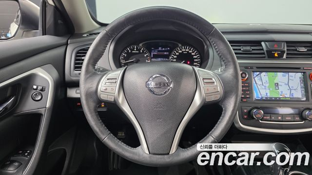 Nissan Altima 2.5 Tech L33 2017 — фото 15