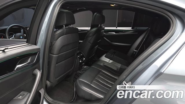 BMW 5 Series (G30) 530i xDrive M Sport Package Plus 2019 — фото 11