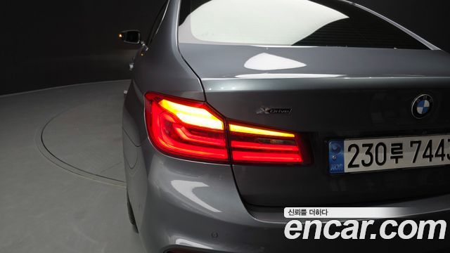 BMW 5 Series (G30) 530i xDrive M Sport Package Plus 2019 — фото 23