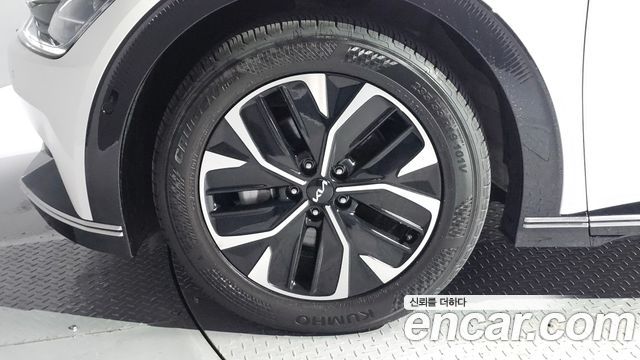 Kia EV6 Long Range Earth 2023 — фото 5