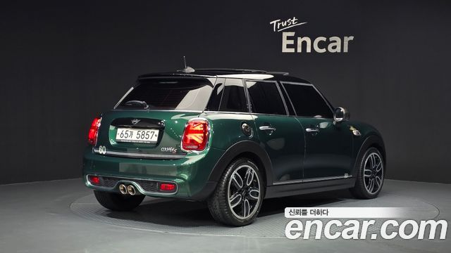 MINI Cooper S 5Door Standard 3rd 2019 — фото 2