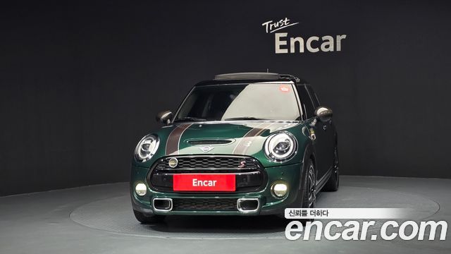 MINI Cooper S 5Door Standard 3rd 2019 — фото 3