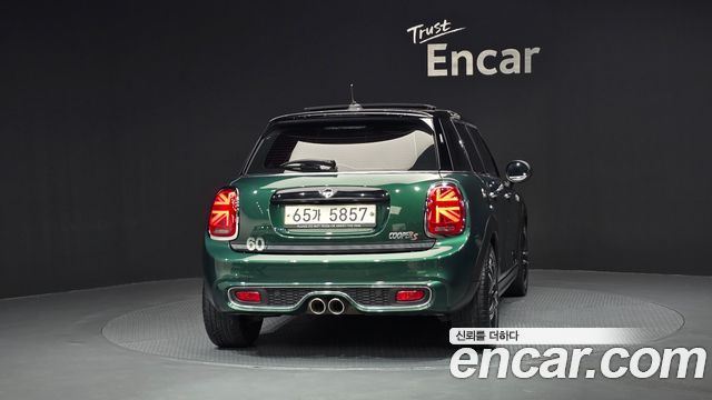 MINI Cooper S 5Door Standard 3rd 2019 — фото 4