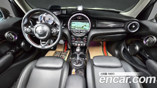 MINI Cooper S 5Door Standard 3rd 2019 — фото 7