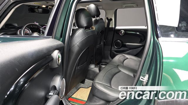 MINI Cooper S 5Door Standard 3rd 2019 — фото 15