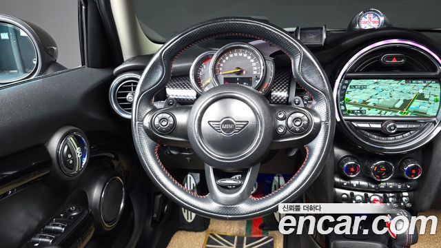 MINI Cooper S 5Door Standard 3rd 2019 — фото 16
