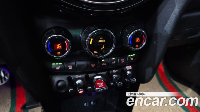 MINI Cooper S 5Door Standard 3rd 2019 — фото 18