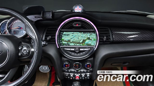MINI Cooper S 5Door Standard 3rd 2019 — фото 22