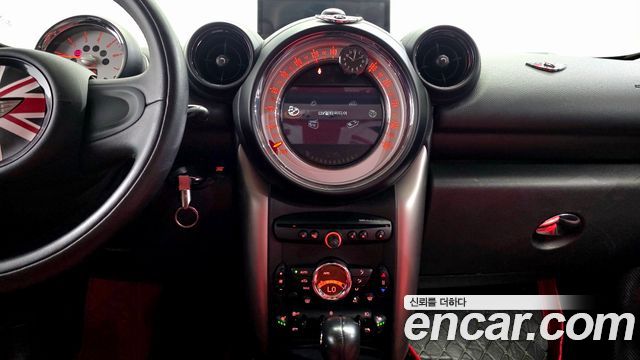 MINI Cooper D Countryman Standard 1st 2014 — фото 15