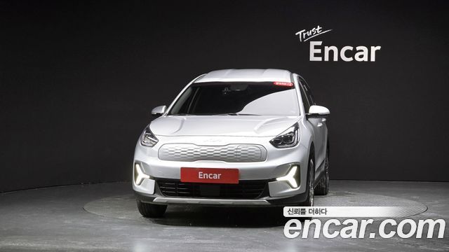 Kia Niro Plus Air 2023 — фото 3