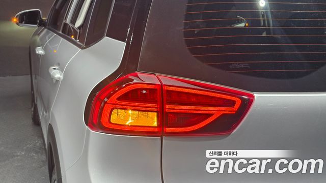 Kia Niro Plus Air 2023 — фото 23