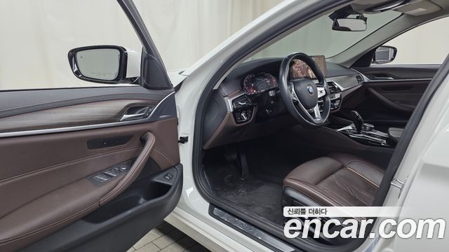 BMW 5 Series (G30) 523d xDrive Luxury 2021 — фото 10