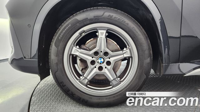 BMW X1 (U11) xDrive 20i xLine 2025 — фото 5