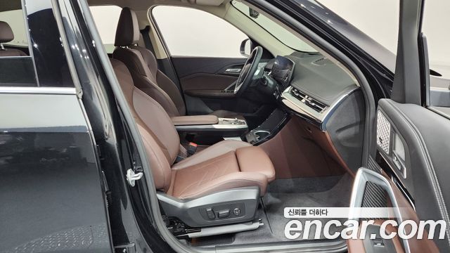 BMW X1 (U11) xDrive 20i xLine 2025 — фото 11