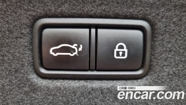 Genesis G70 2.0T AWD Sport Package 2019 — фото 16