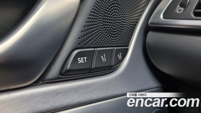 Genesis G70 2.0T AWD Sport Package 2019 — фото 18
