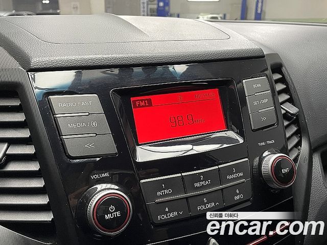 KG Mobility (SsangYong) Tivoli Air 1.6 IX 2WD 2019 — фото 17