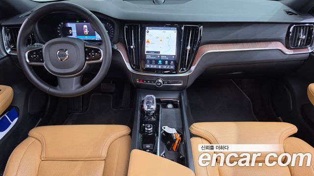 Volvo V60 Cross Country (II) B5 Ultimate AWD 2024 — фото 7