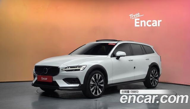 Volvo V60 Cross Country (II) B5 Ultimate AWD