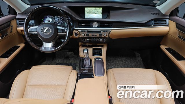 Lexus ES300h Supreme XV60 2017 — фото 7