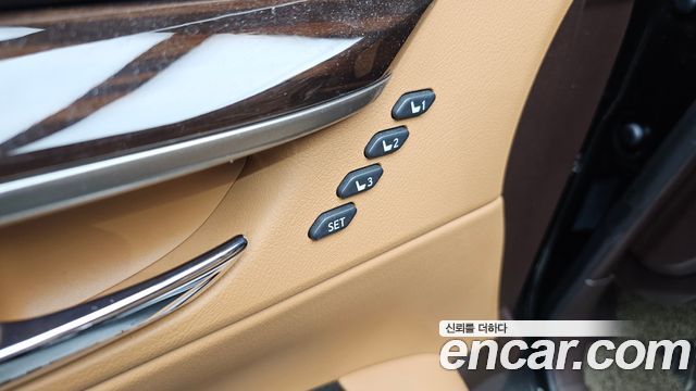 Lexus ES300h Supreme XV60 2017 — фото 16