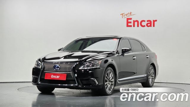 Lexus LS600hL 5-Seats Ottoman XF40