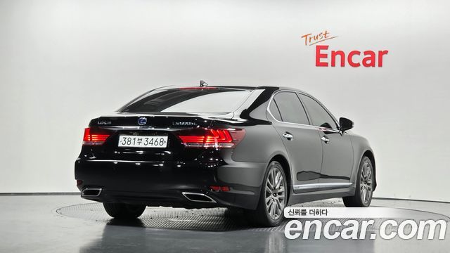 Lexus LS600hL 5-Seats Ottoman XF40 2016 — фото 2