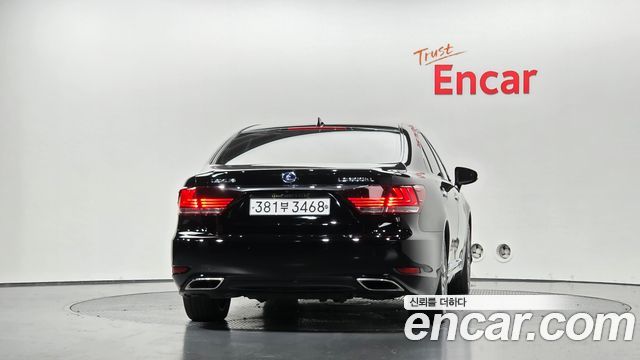 Lexus LS600hL 5-Seats Ottoman XF40 2016 — фото 4