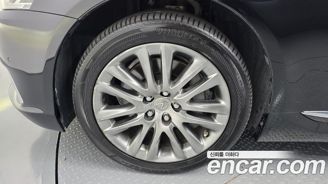 Lexus LS600hL 5-Seats Ottoman XF40 2016 — фото 5
