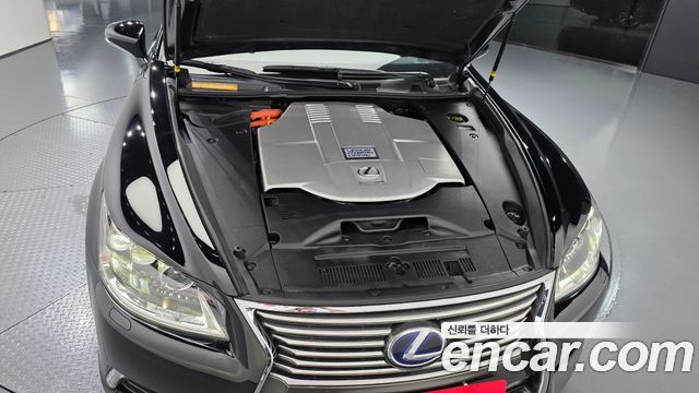 Lexus LS600hL 5-Seats Ottoman XF40 2016 — фото 6