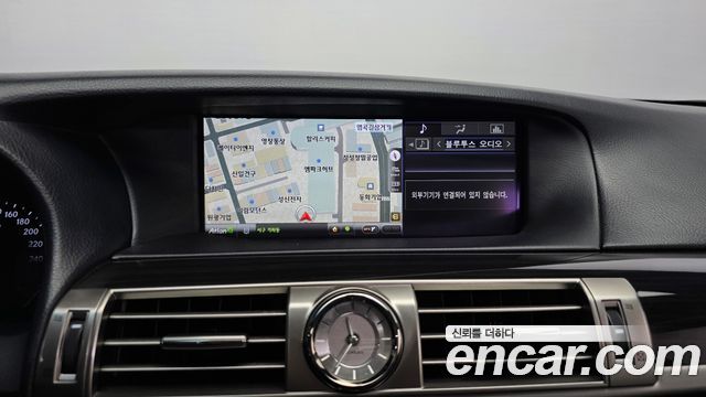Lexus LS600hL 5-Seats Ottoman XF40 2016 — фото 14