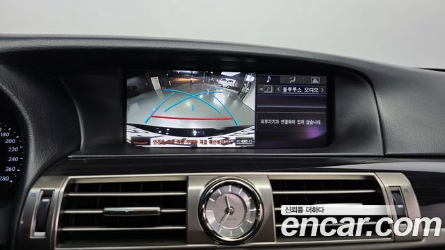 Lexus LS600hL 5-Seats Ottoman XF40 2016 — фото 15